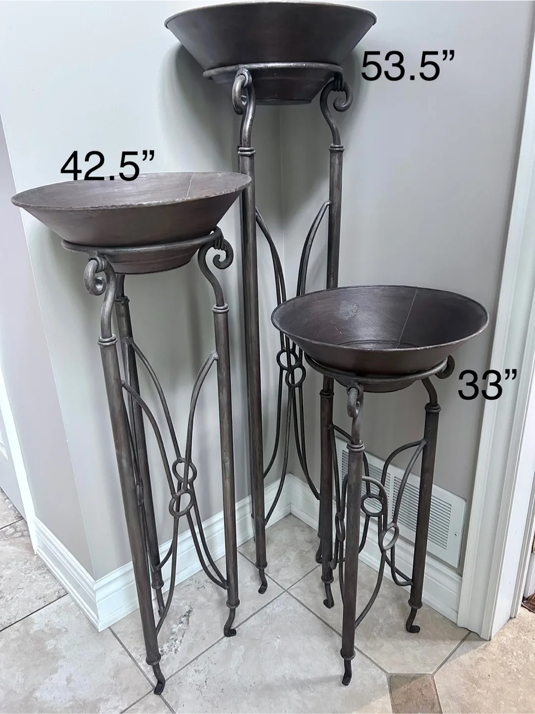 Wrought Iron Decorative Urns image indicator(4)