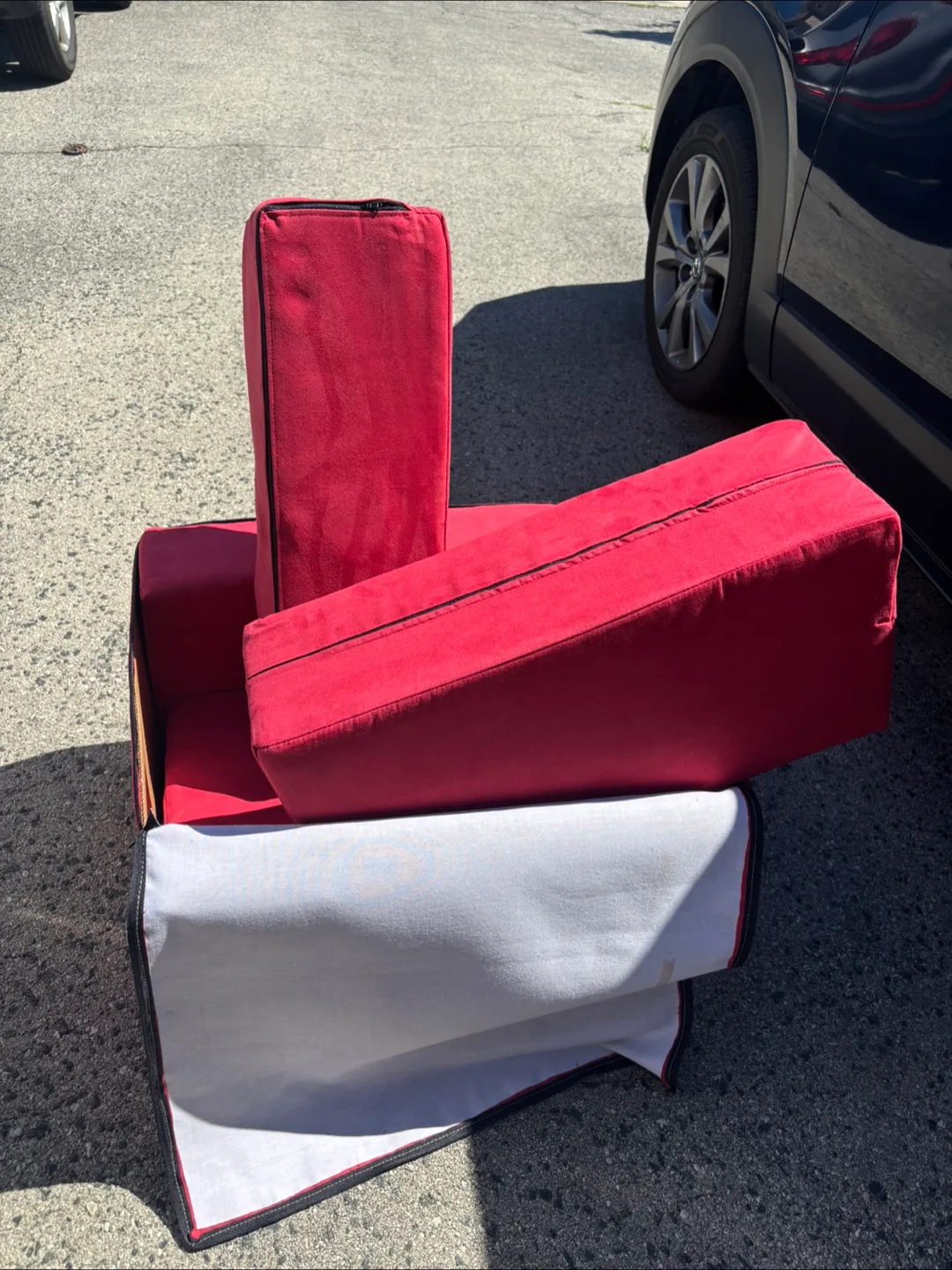 Red Ottoman image indicator(2)