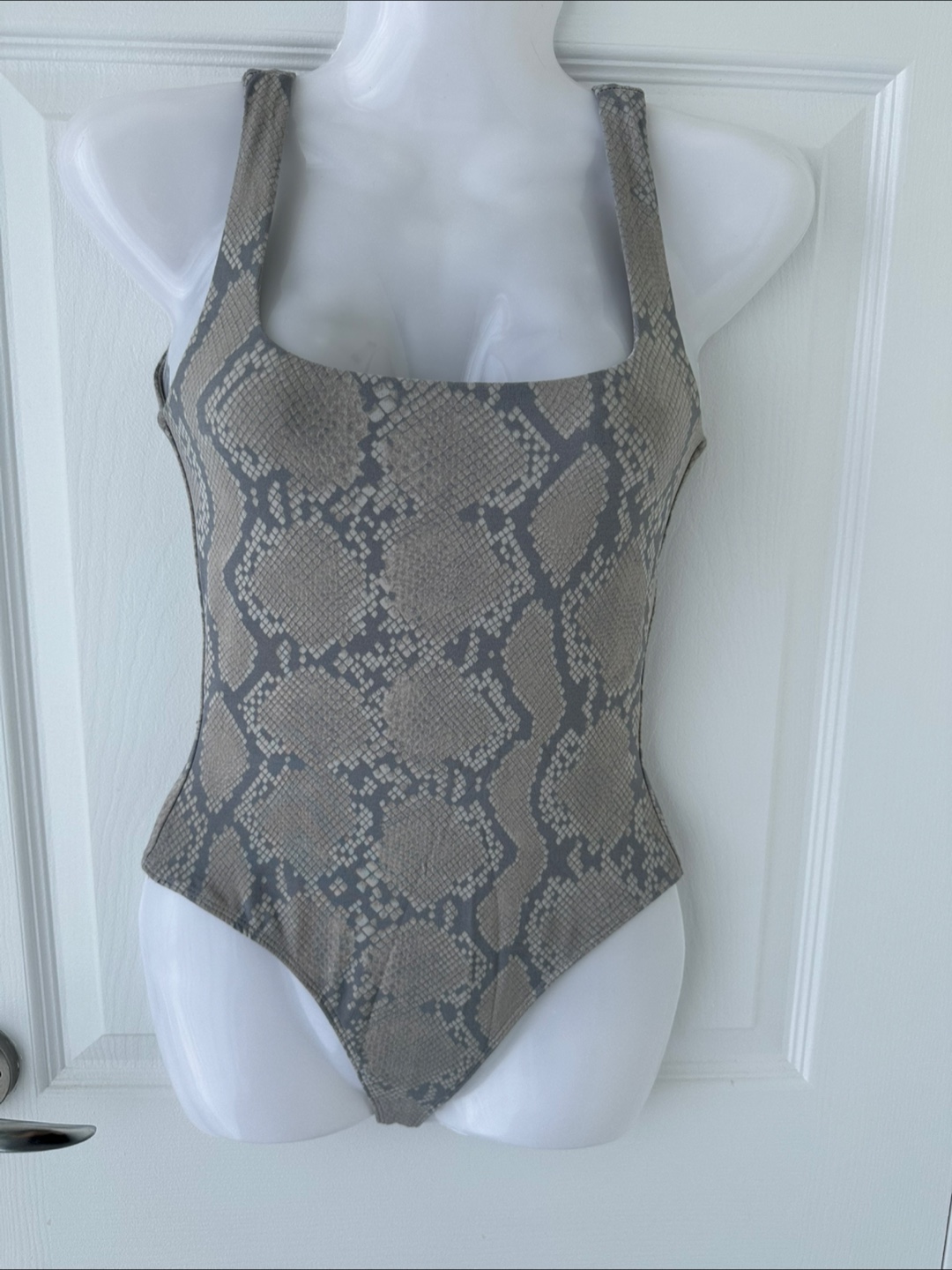Aritzia Babaton Snakeskin Print Bodysuit