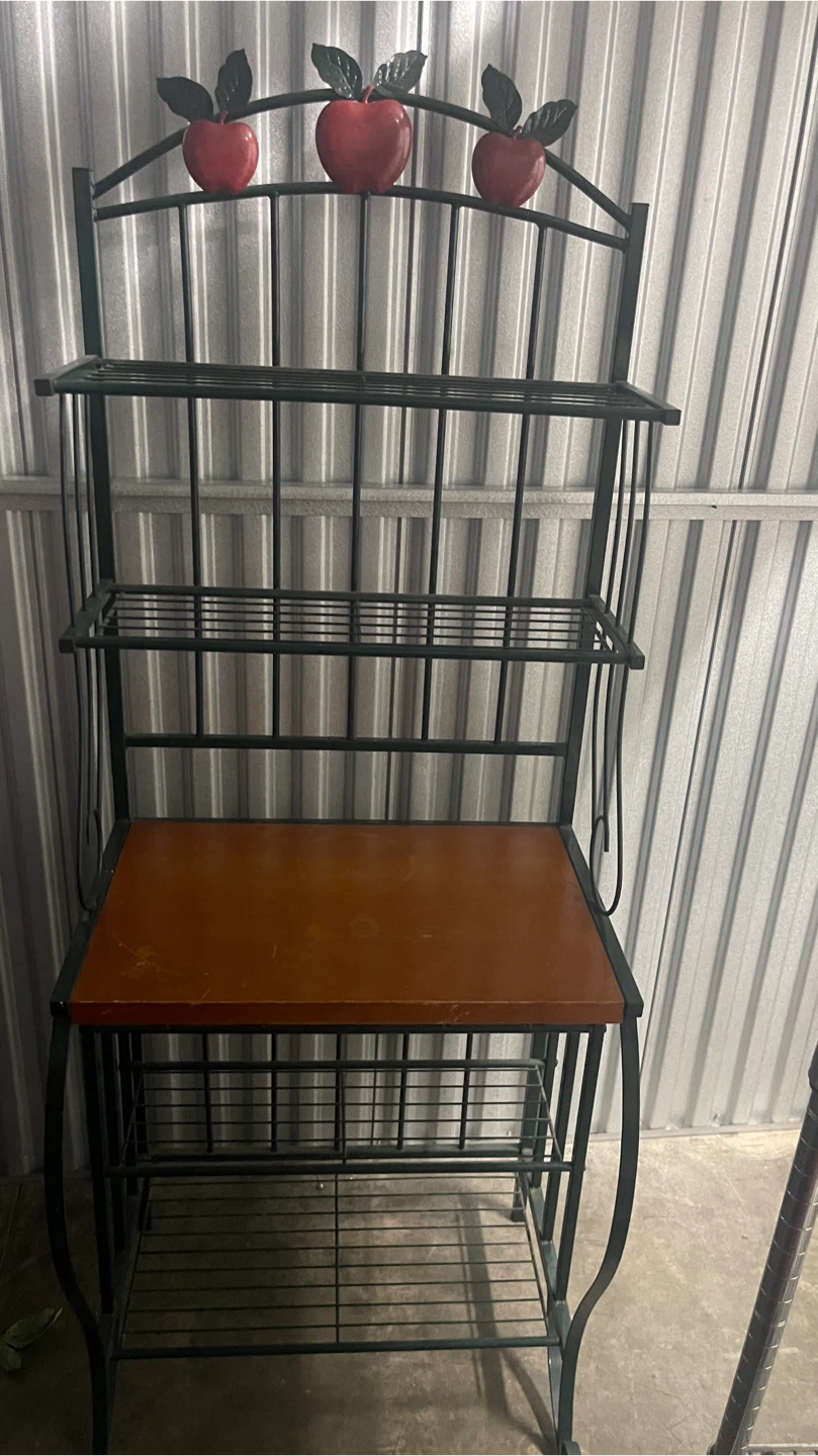 Metal Baker's Rack with Apple Accents
