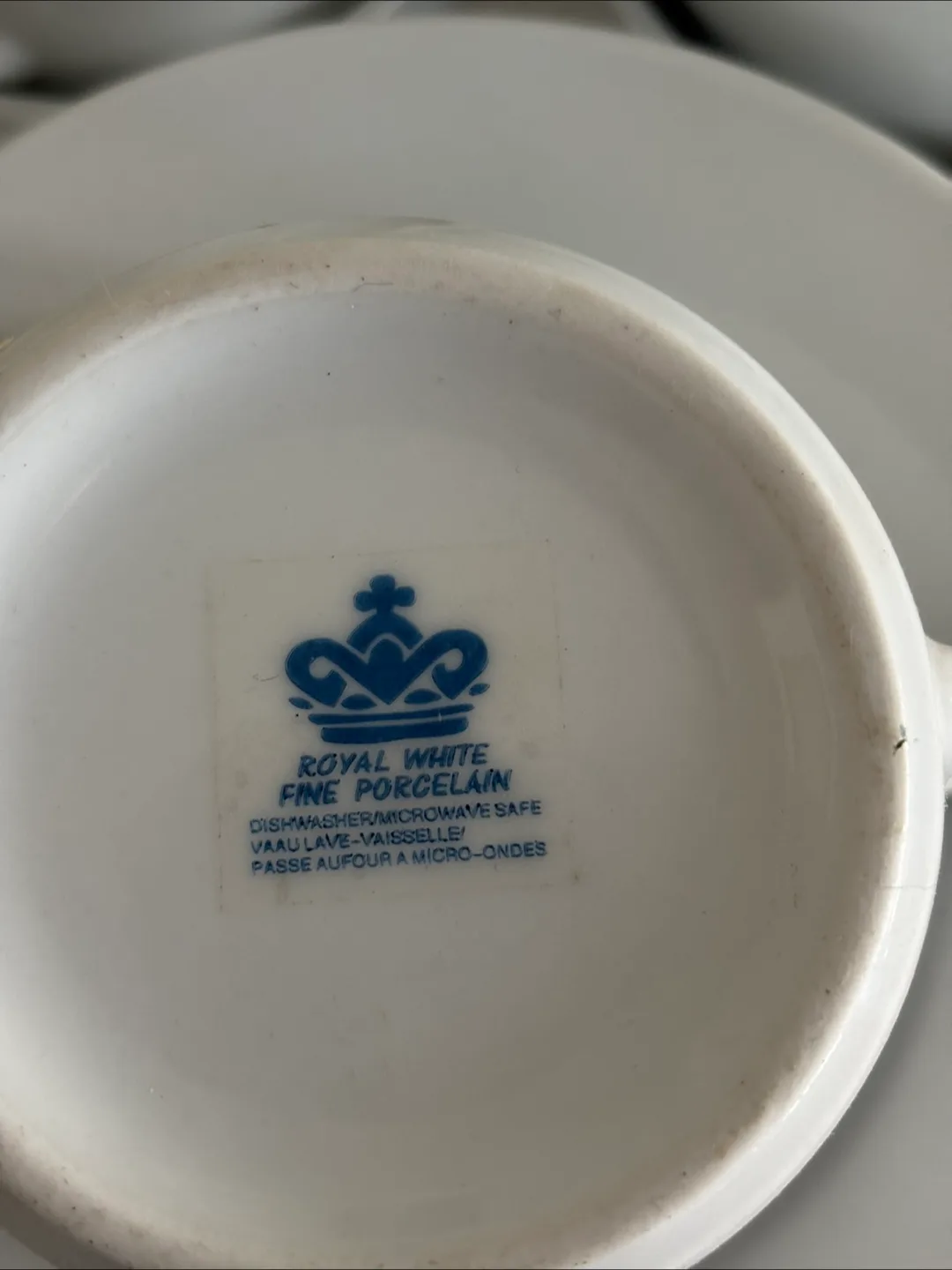 Royal White Fine Porcelain 8 Cups & 8 Saucer Set image indicator(3)