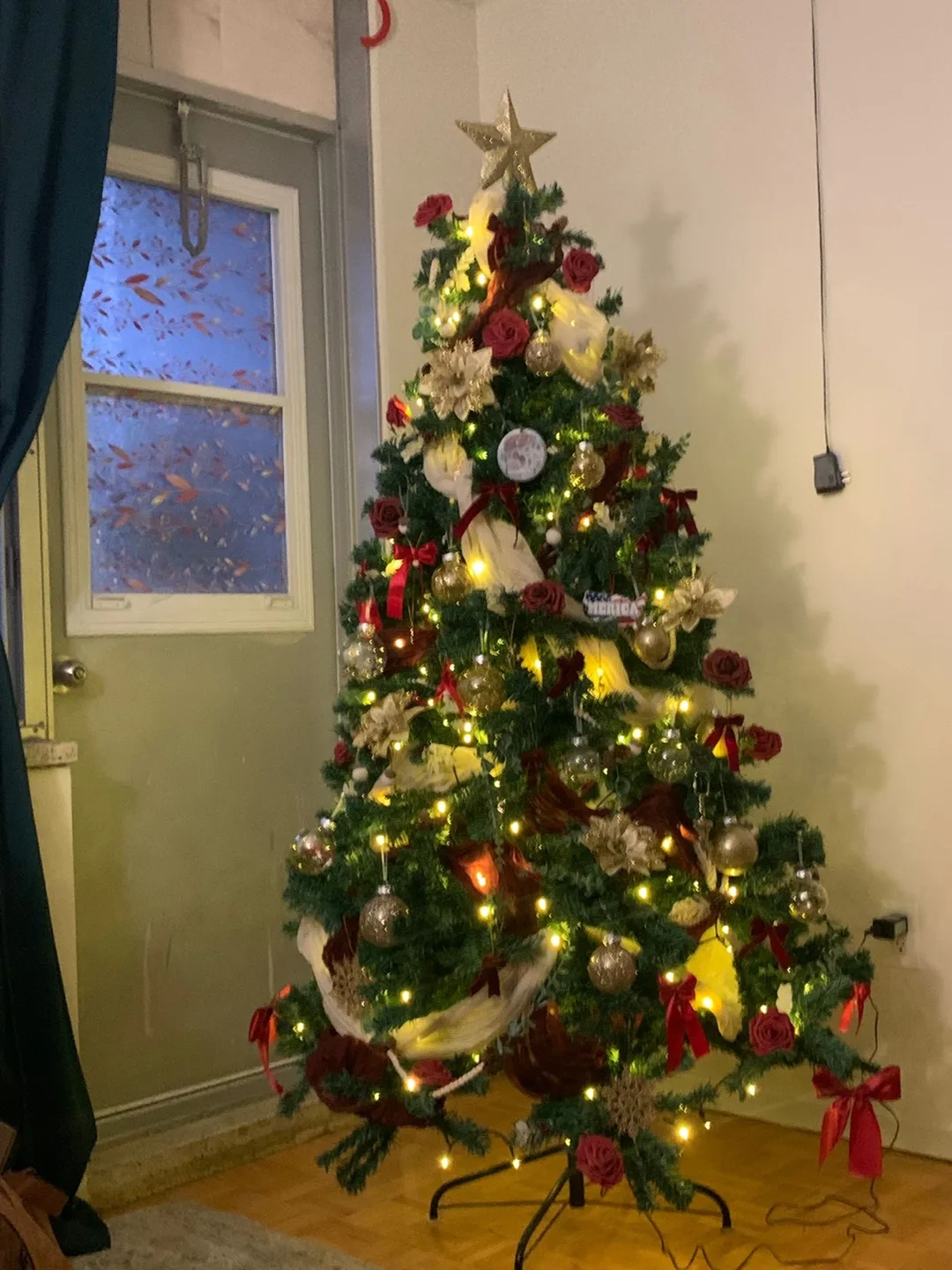 🚚Moving sale Decorated Christmas Tree thumbnail
