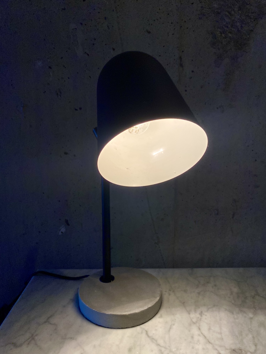 EQ3 Minor Black Table Lamp - photo 3