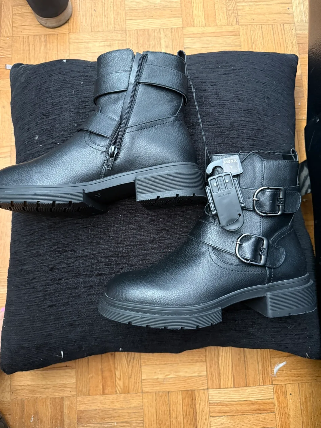 Black Ankle Boots, Size 7 image indicator(6)