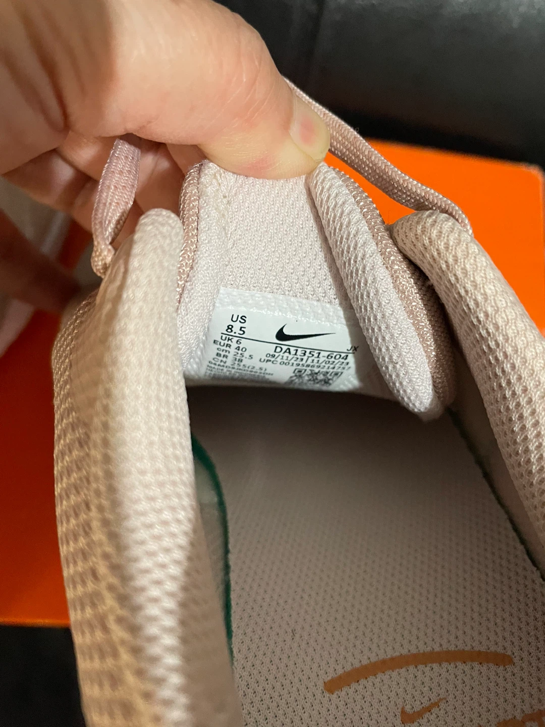 Nike Training Shoes Size 8.5 - photo 3