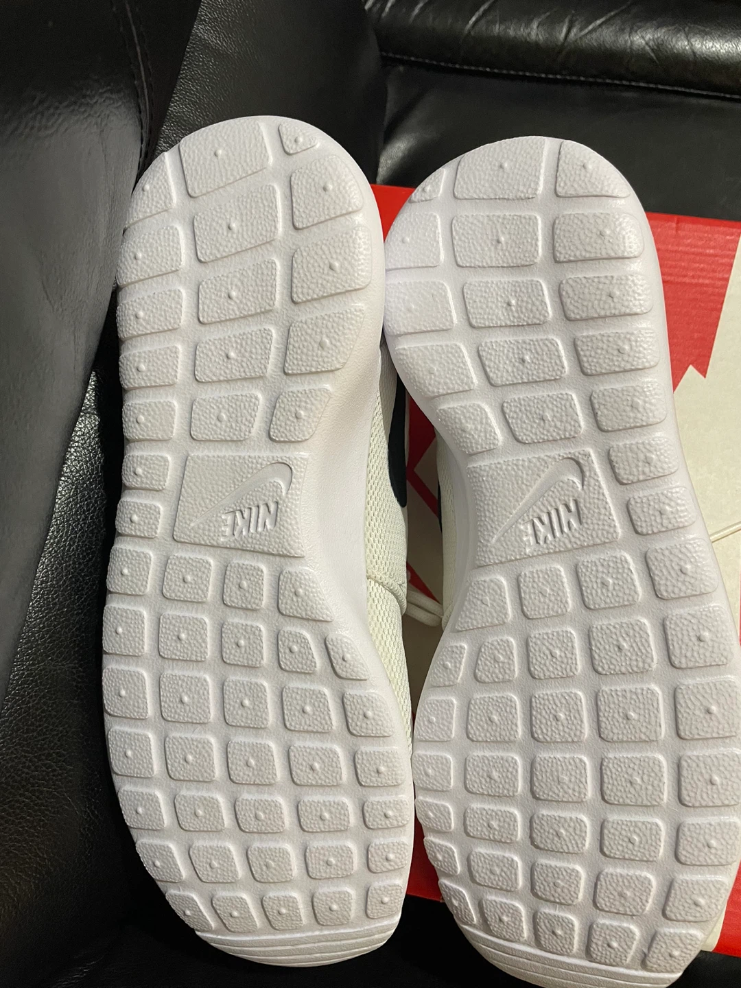 Nike Roshe One White Sneakers - photo 2