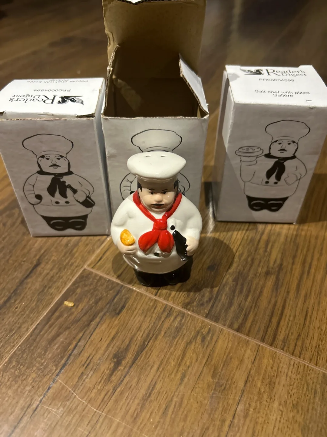 White Wooden Spice Rack with Vegetable Design image indicator(2)