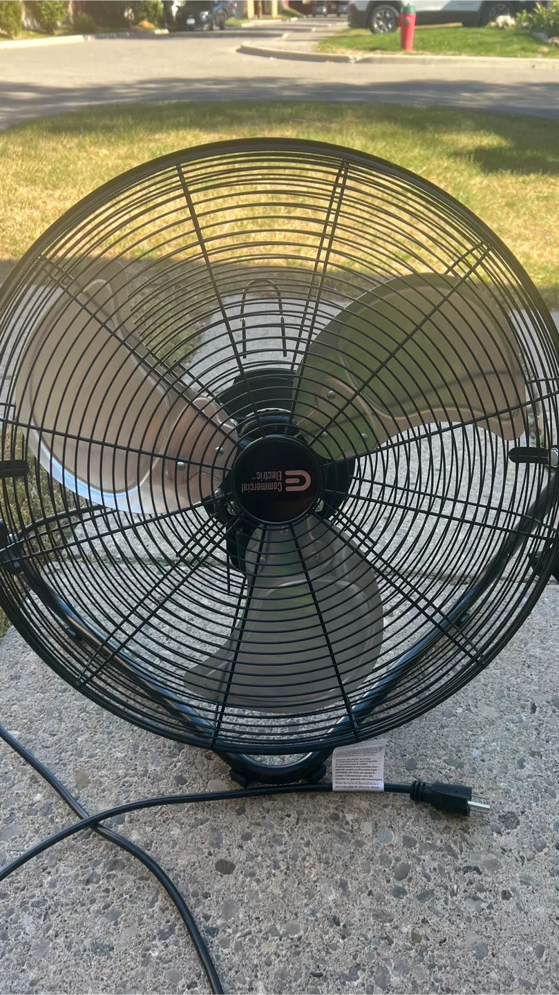 Commercial Electric 24-inch High Velocity Fan image indicator(2)