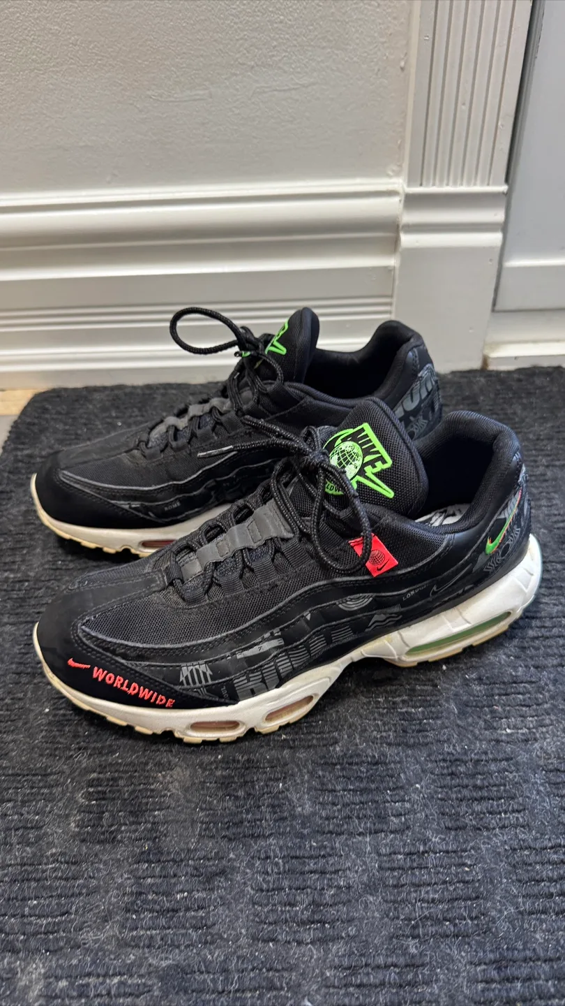 Nike Air Max 95 Worldwide Edition Black image indicator(3)