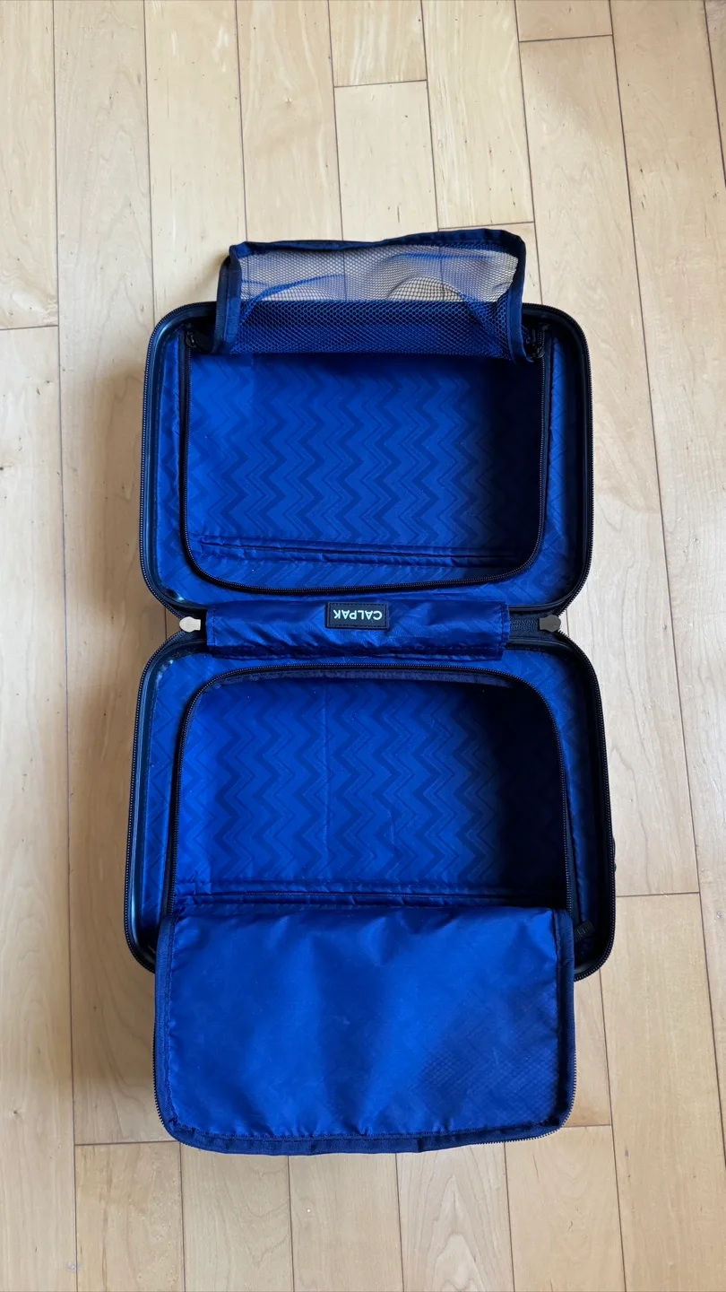 CALPAK Carry-On Suitcase - Marble image indicator(2)