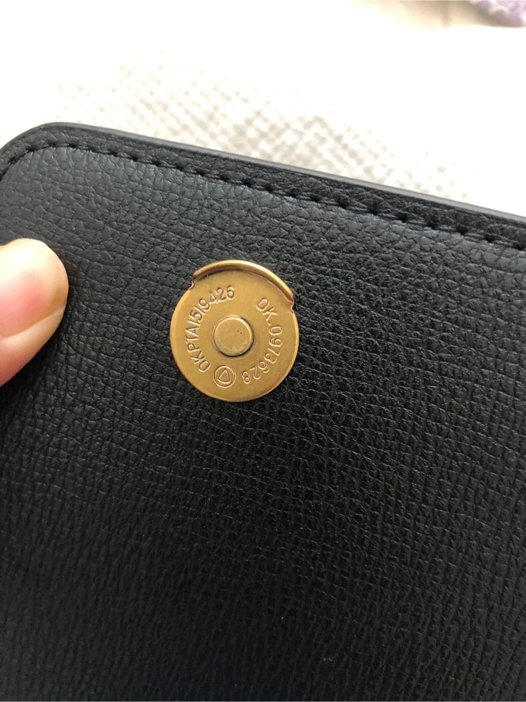 Karl Lagerfeld Black Leather Crossbody Bag image indicator(4)