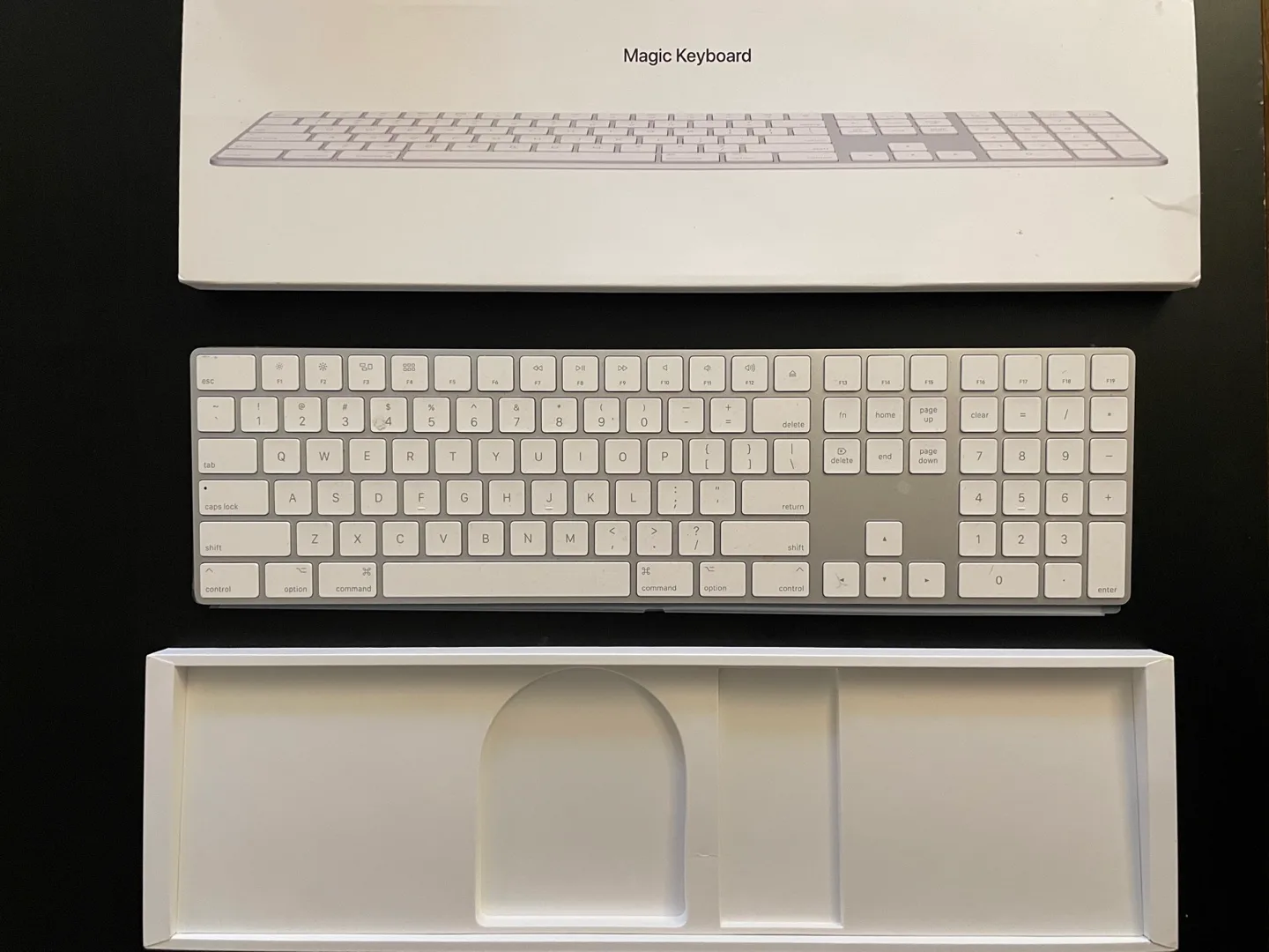 Apple Magic Keyboard with Numeric Keypad - Silver thumbnail