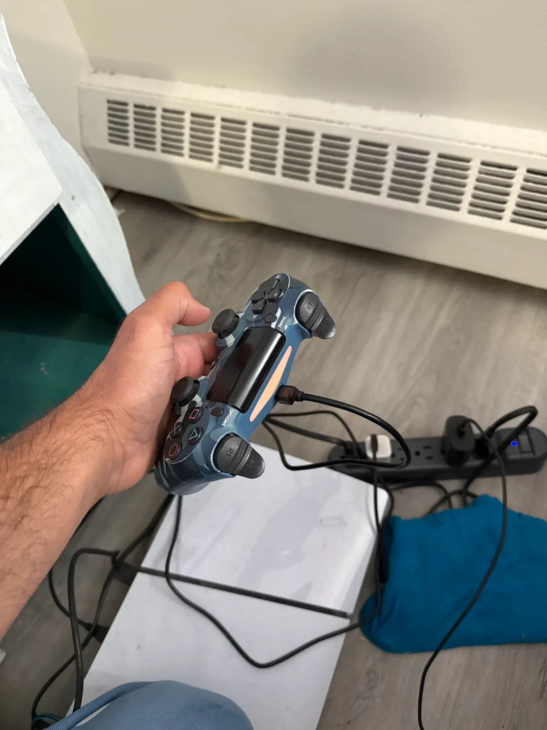 Sony PlayStation 4 PS4 DualShock 4 Controller - Blue Camo image indicator(2)