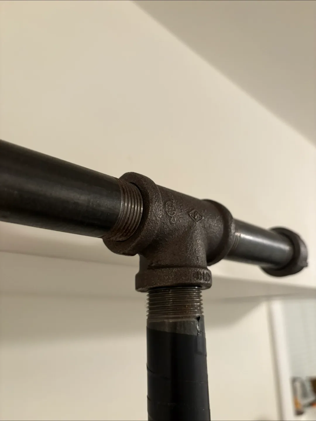 DIY Industrial Pipe Clothing Rack image indicator(6)