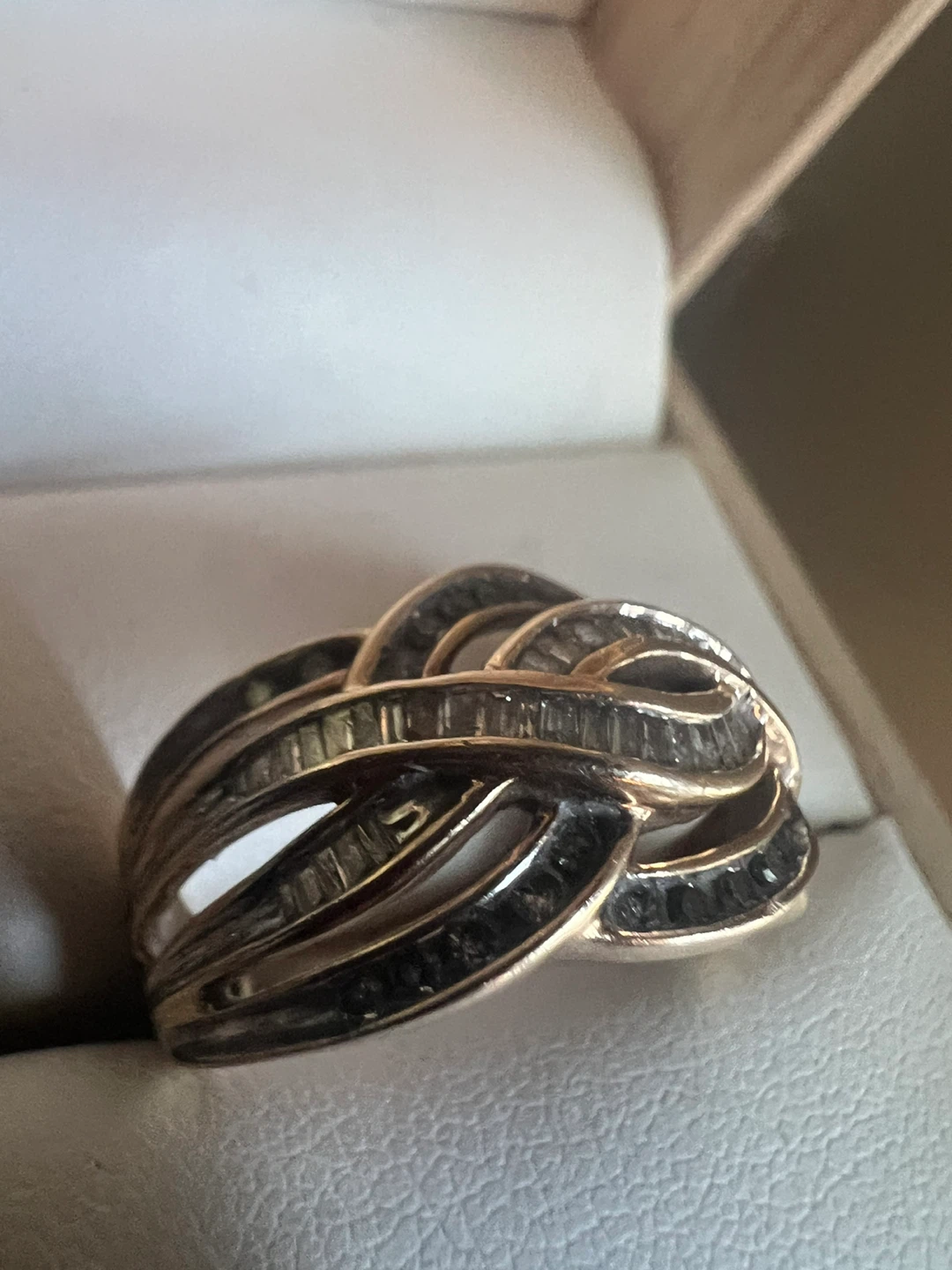 10 k Diamond Gold Ring