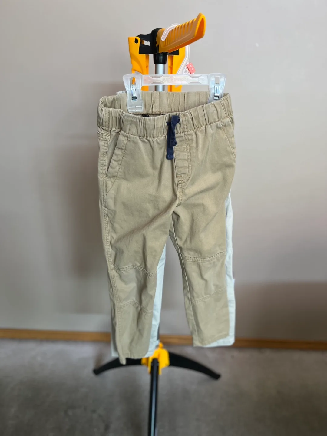 Kids' Khaki Pants - Size 6-7 thumbnail