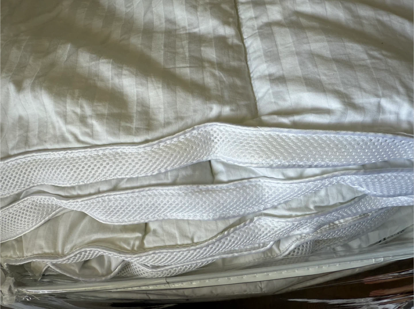 White Down Alternative mattress topper - photo 2