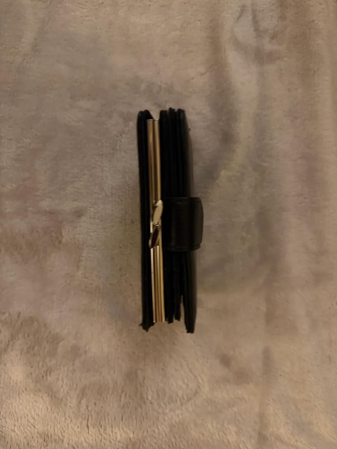 Black Wallet image indicator(6)