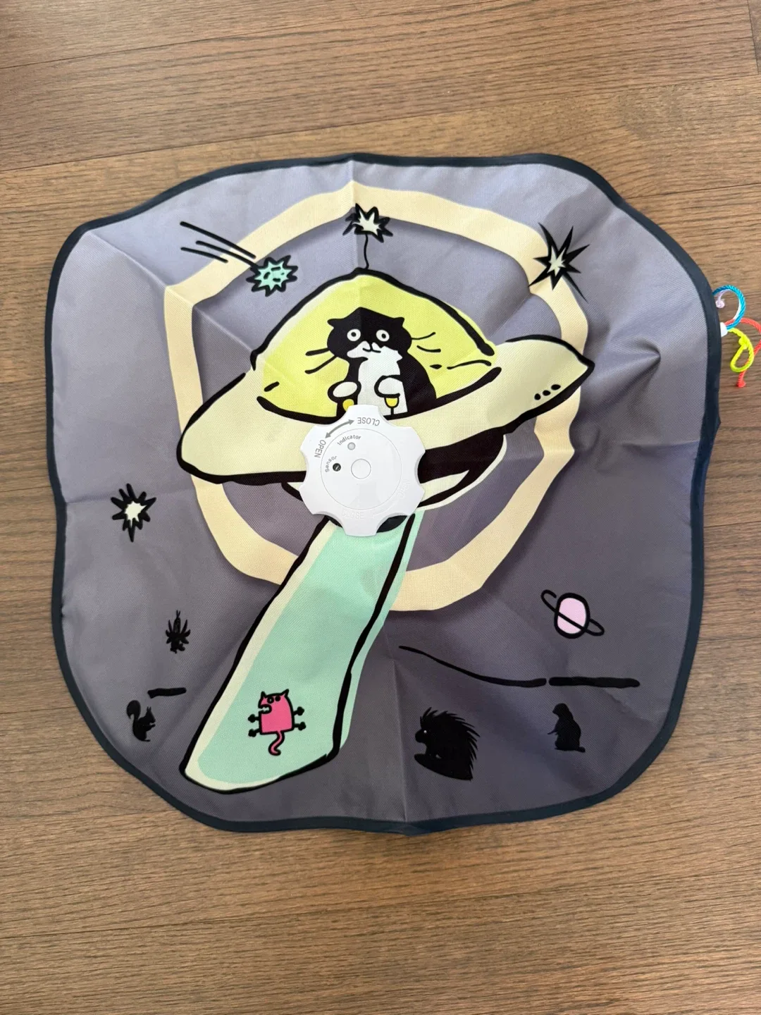 Interactive Cat Toy - UFO Design thumbnail