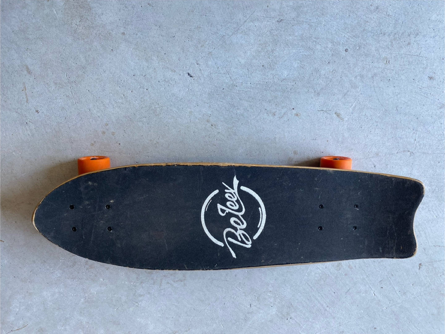 Beleev Skateboard Cruiser