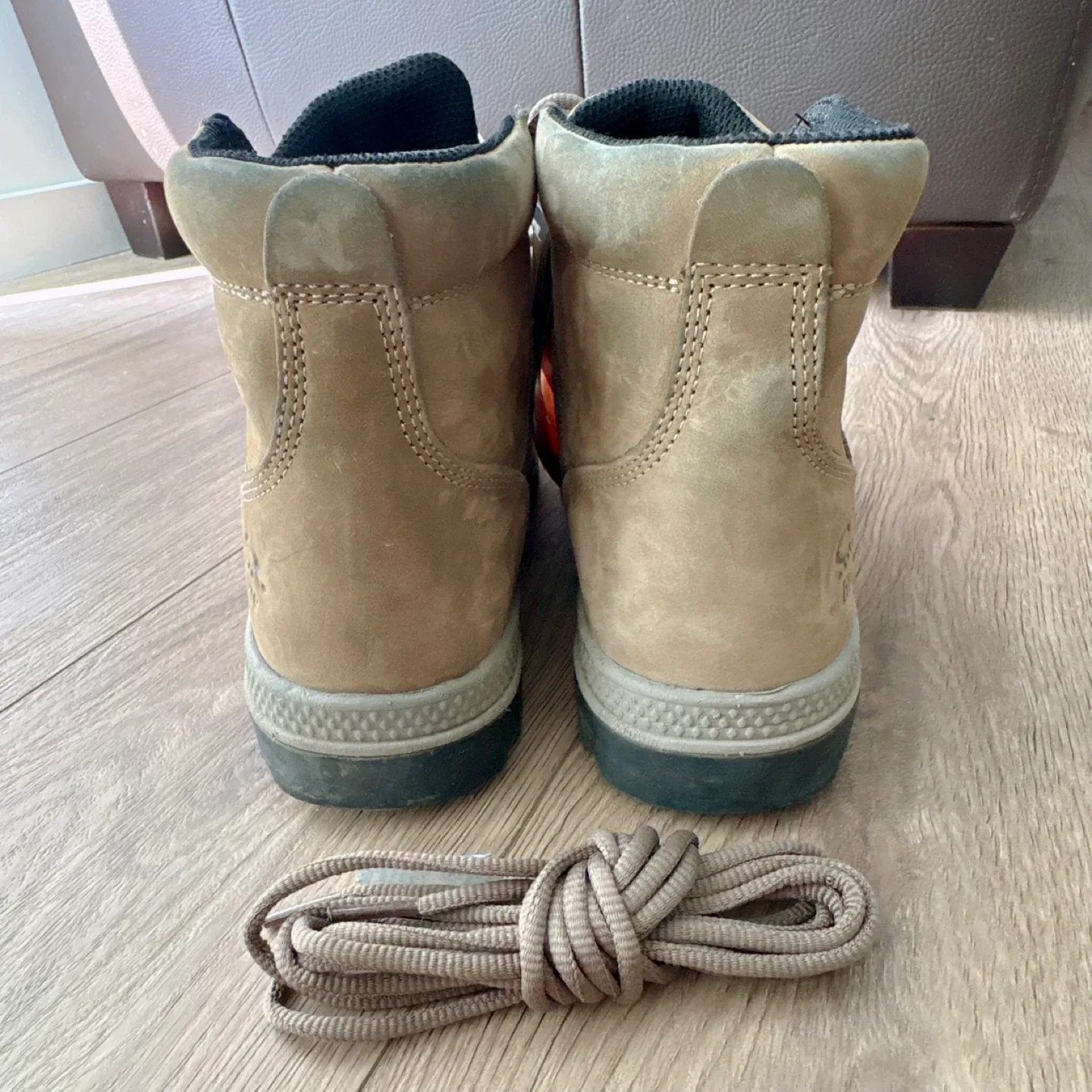 New Dakota women’s mid cut work boots size 8 image indicator(7)