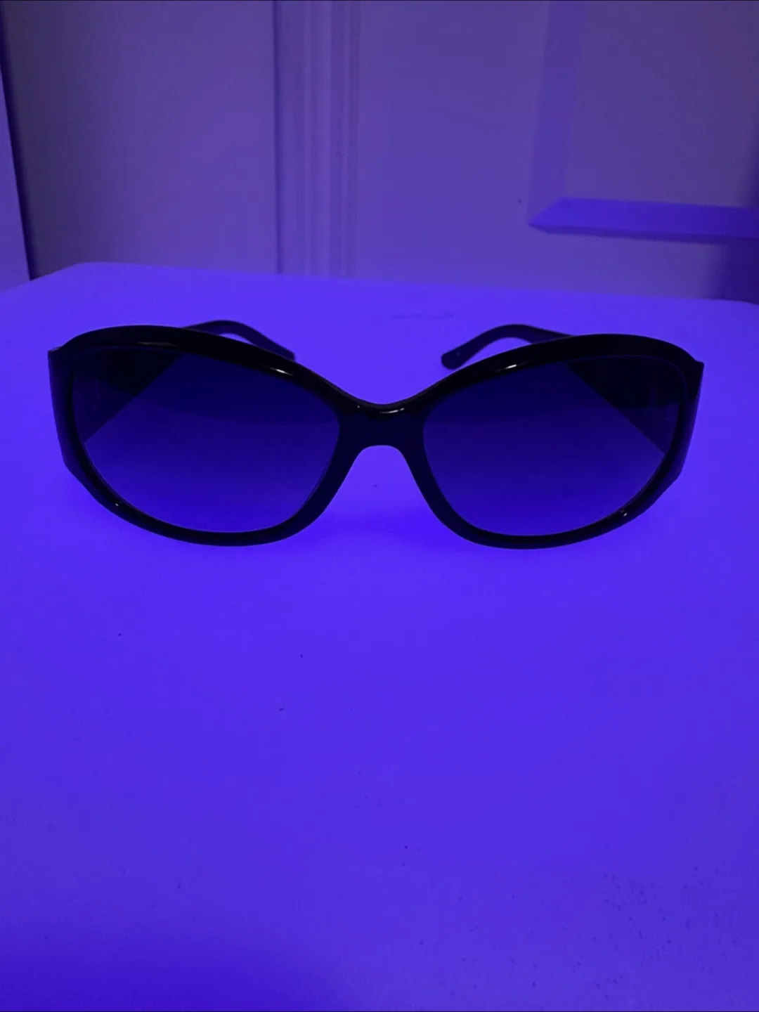 Guess Black Sunglasses $15 thumbnail
