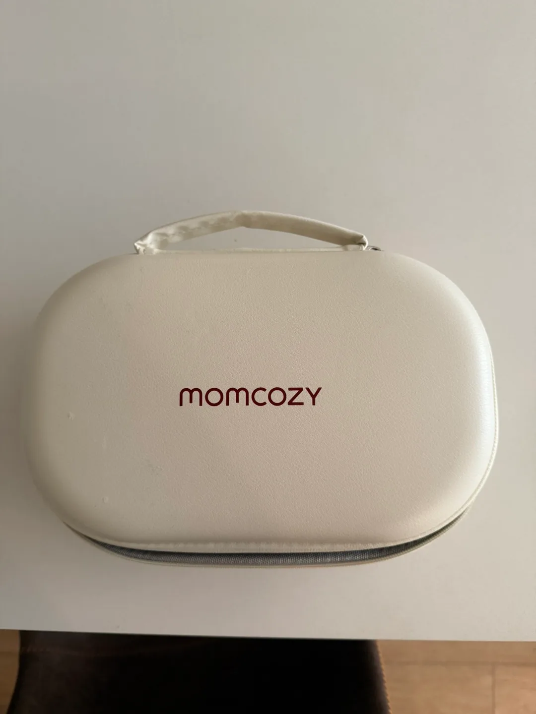 Momcozy Wearable Breast Pump with Case
