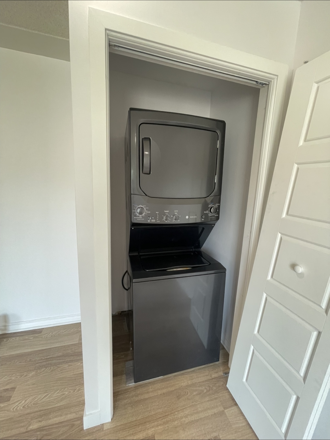 3 Bedroom + 1 Bathroom for Rent - photo 5
