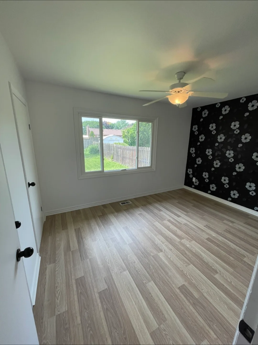 3 Bedroom + 1 Bathroom for Rent image indicator(9)