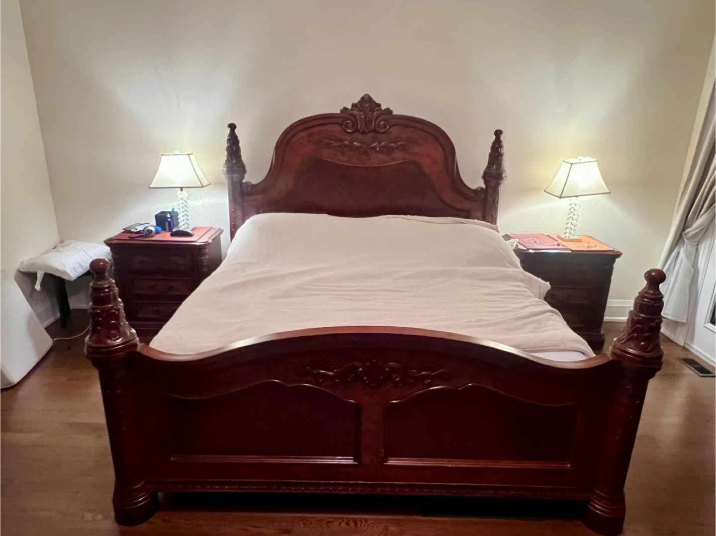 6 pc Wooden King Bedroom Set (Urgent)