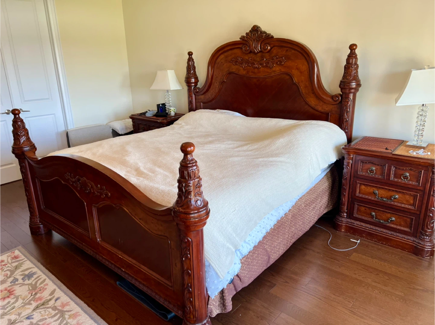 6 pc Wooden King Bedroom Set (Urgent) - photo 2