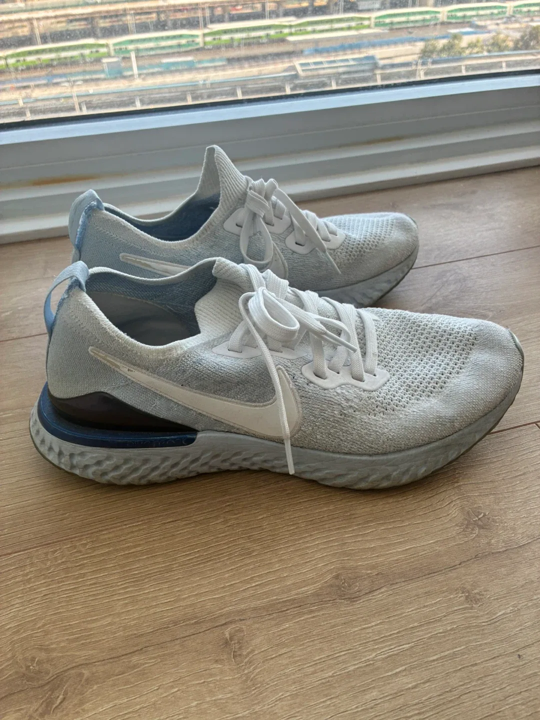 Nike White Running Shoes 9.5 thumbnail