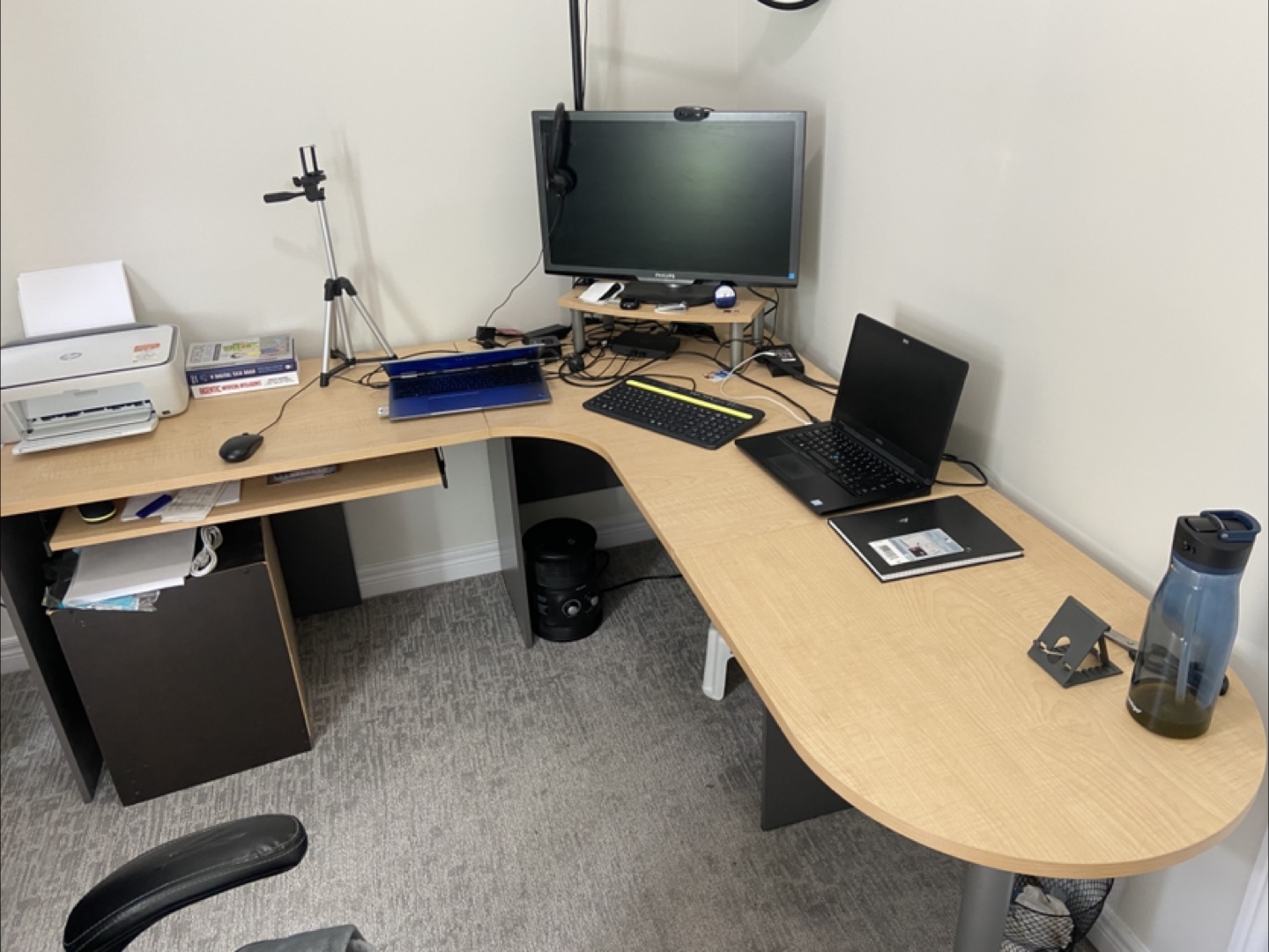 L-Shaped Desk - photo 2
