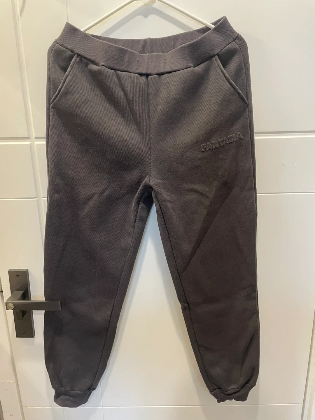 Fantasia grey Sweatpants thumbnail