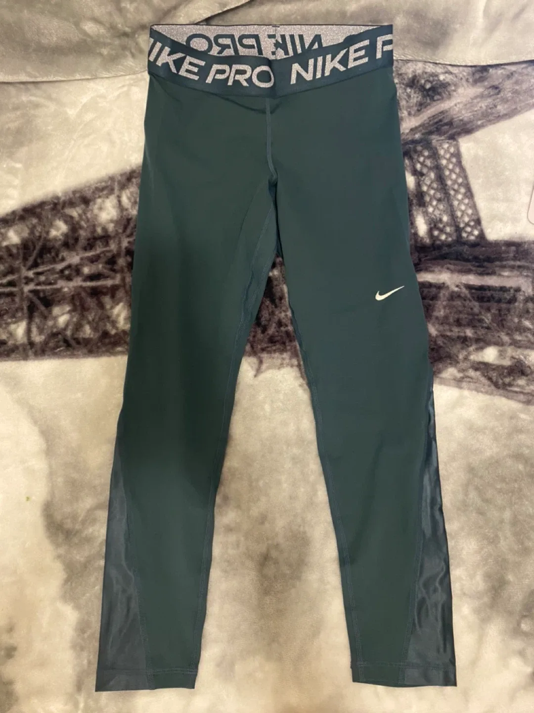 Nike Pro Dri-FIT Leggings - Size M thumbnail