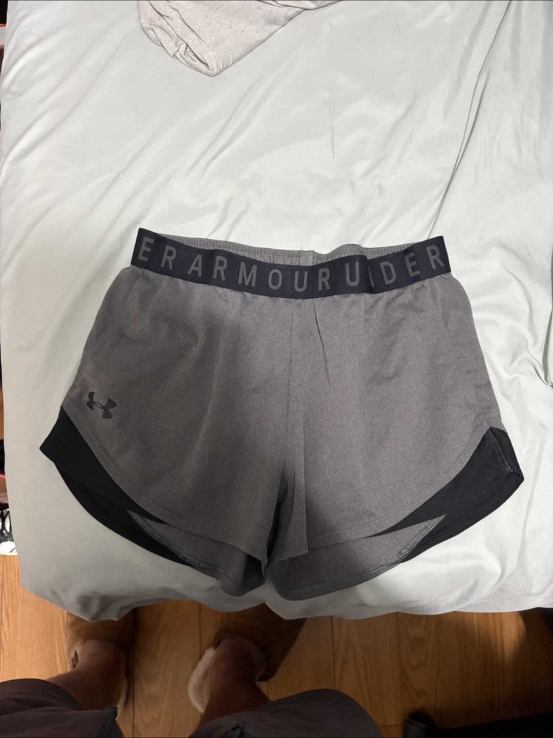 Under Armour HeatGear Shorts - Size Small - photo 3