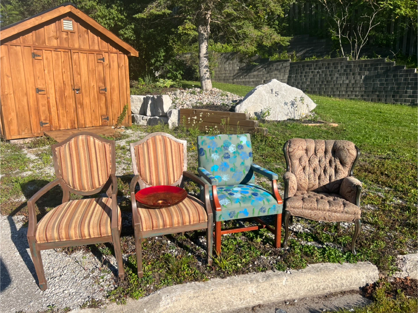 Four Vintage Armchairs - Assorted Styles - photo 2