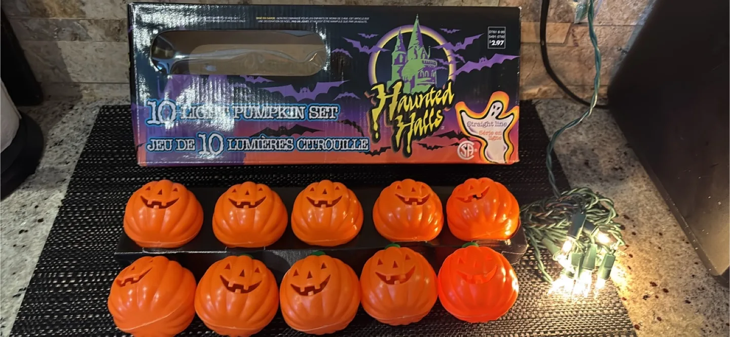 Haunted Halls 10 Light Pumpkin Set thumbnail