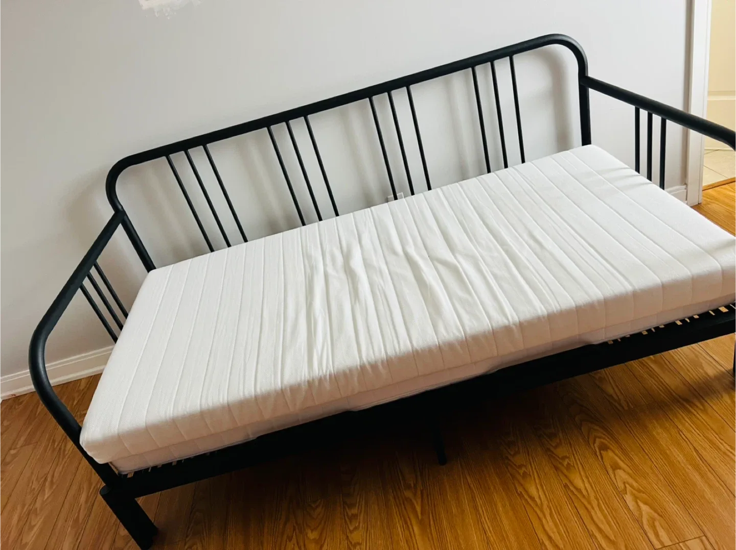 IKEA Hemnes Daybed Frame with Mattress image indicator(3)