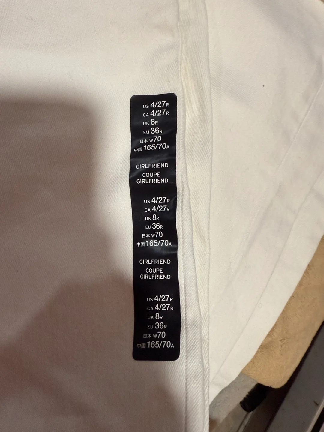 NWT woman’s Boyfriend Jeans - Size 4 image indicator(8)