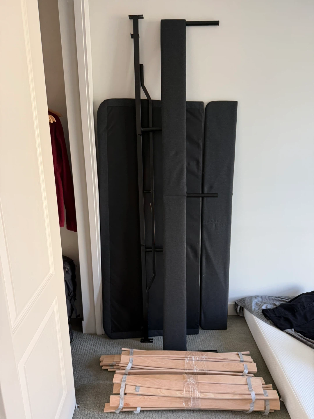 IKEA SLATTUM frame & ASBYGDA mattress- QUEEN SIZE - photo 3