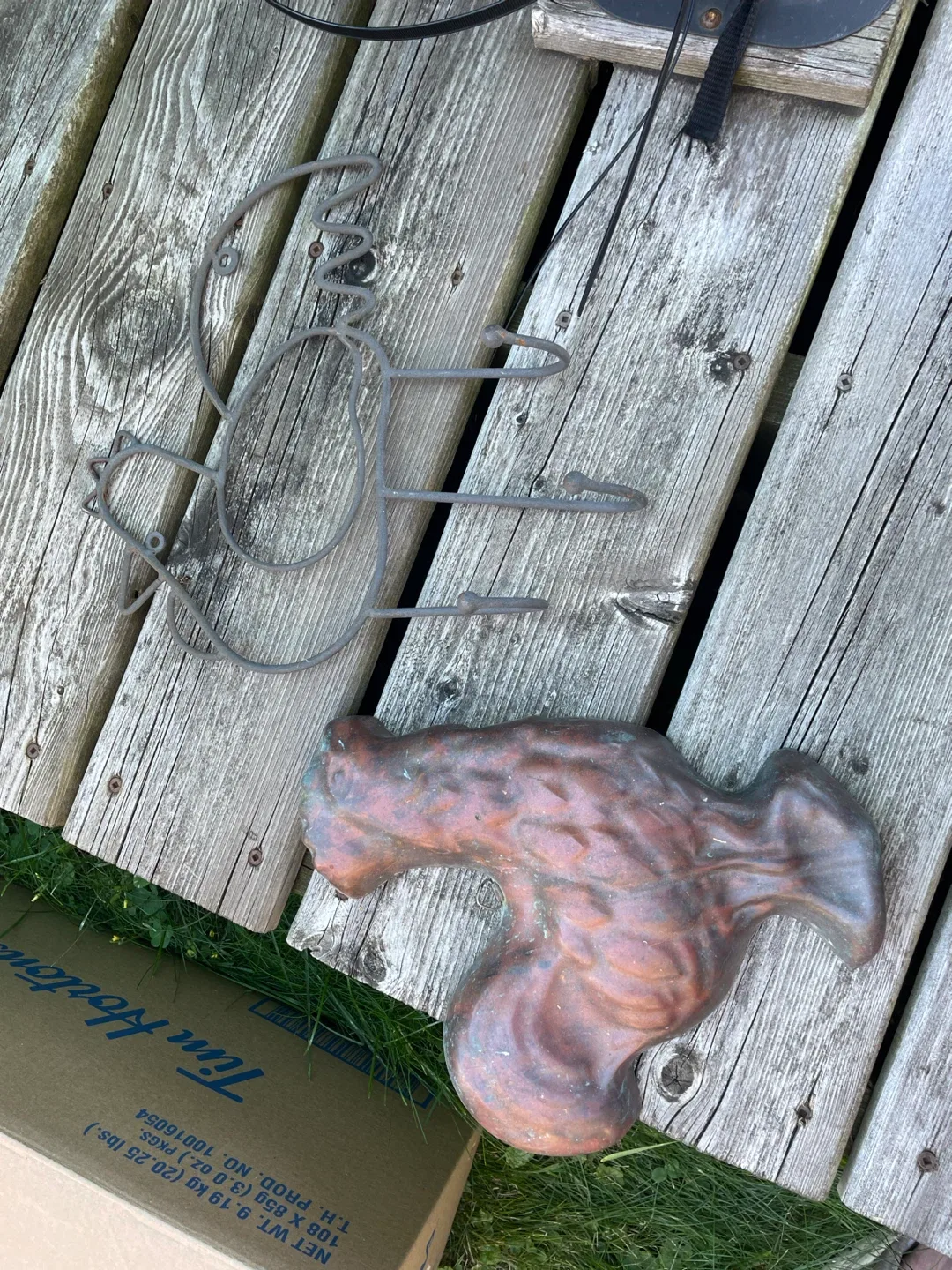 Metal Rooster Decor & Copper-toned Decor thumbnail