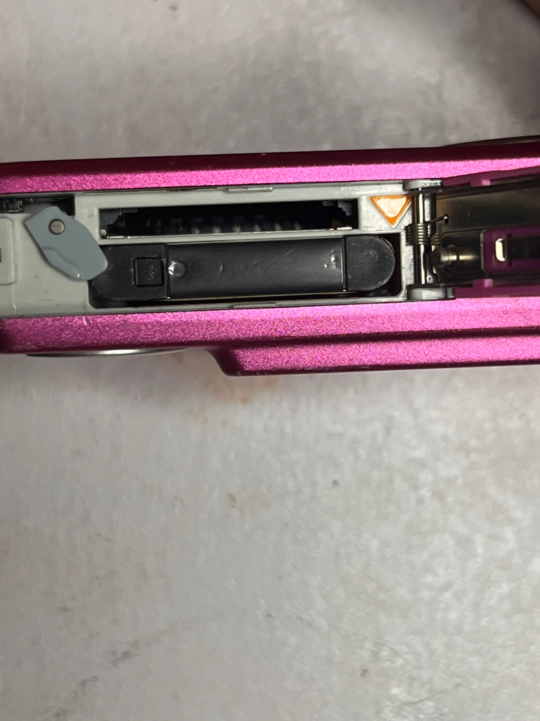 Fujifilm FinePix J12 Pink 8.2MP Digital Camera - photo 3