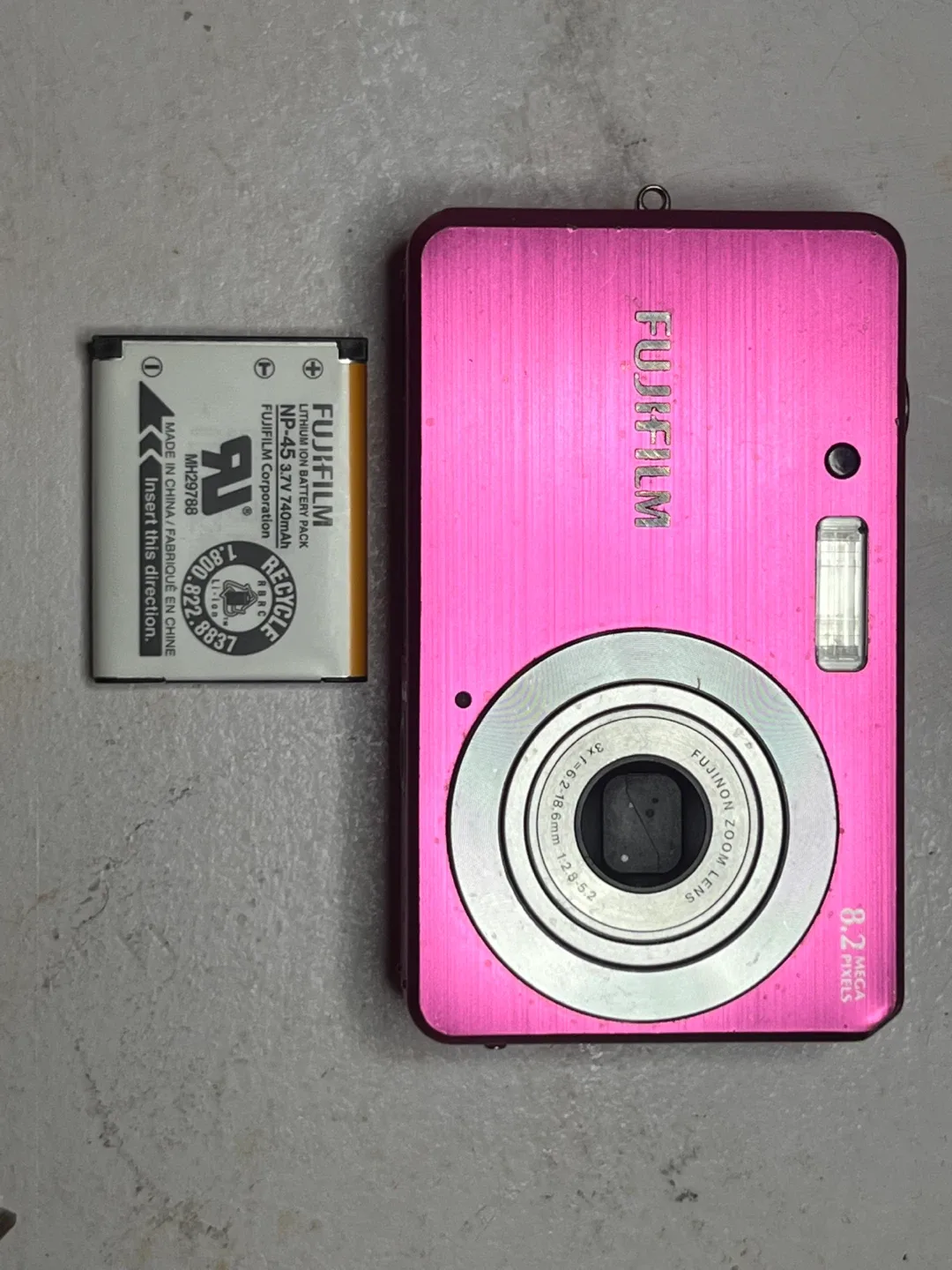 Fujifilm FinePix J12 Pink 8.2MP Digital Camera thumbnail