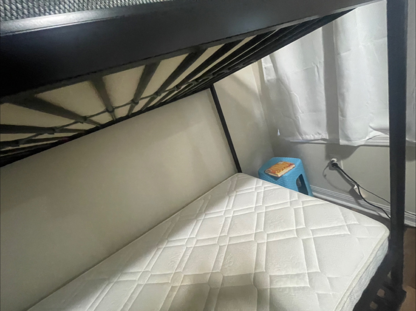 Black Metal Triple Bunk Bed - photo 5
