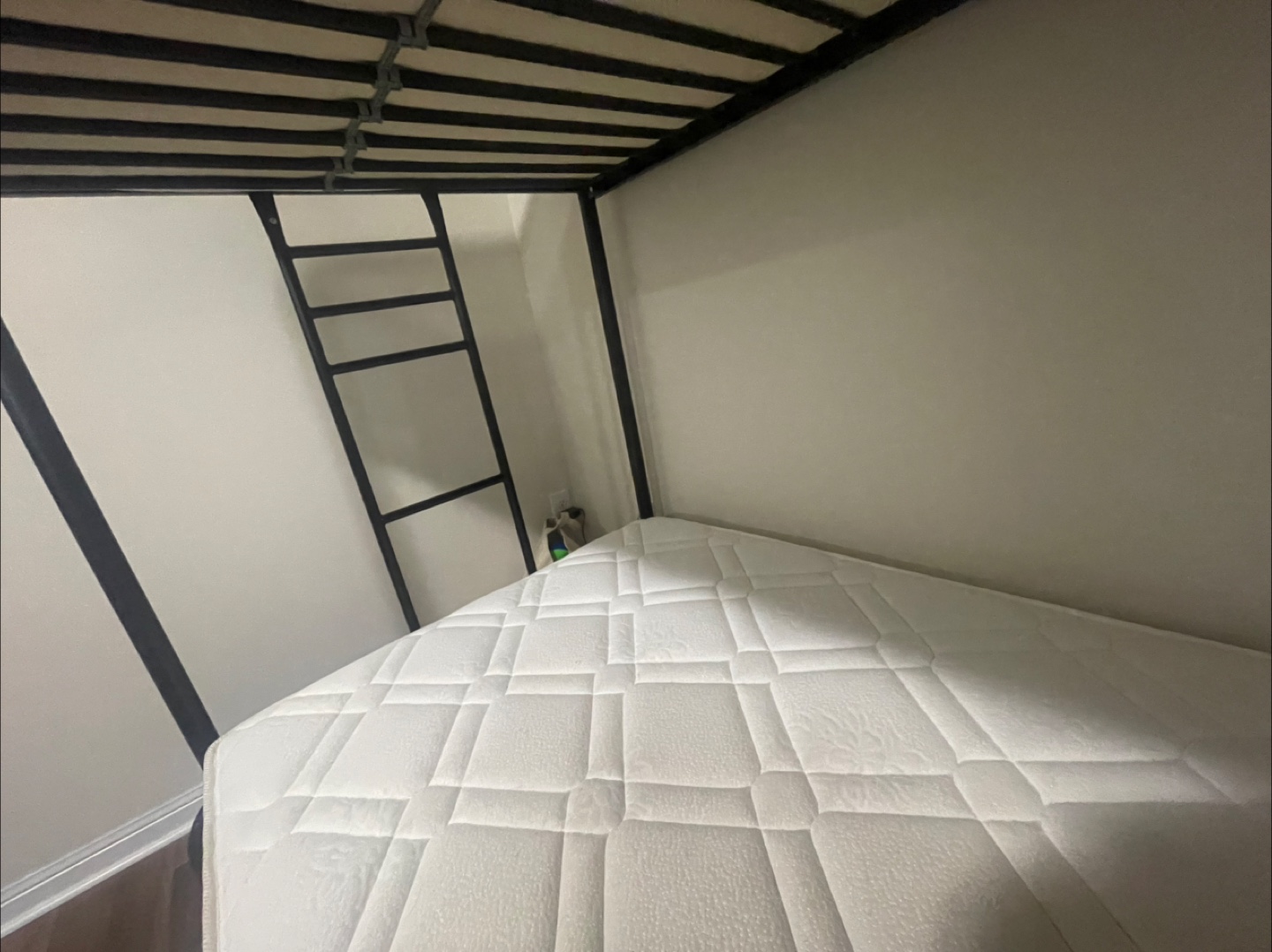 Black Metal Triple Bunk Bed - photo 4