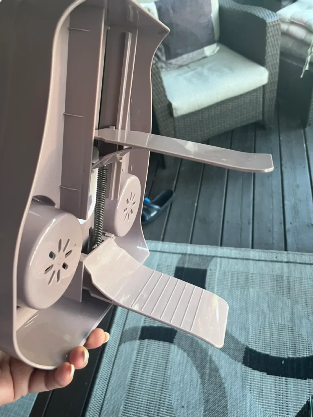 Pink Adjustable hot tub table Stand image indicator(2)