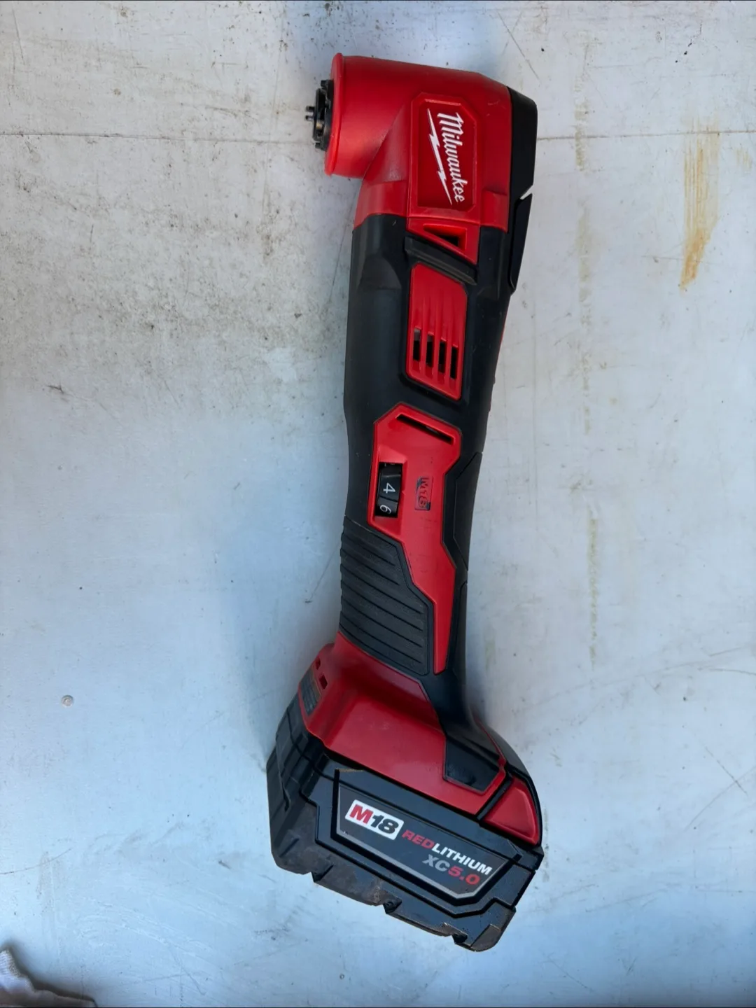 Milwaukee M18 REDLITHIUM XC5.0 Oscillating Multi-Tool thumbnail