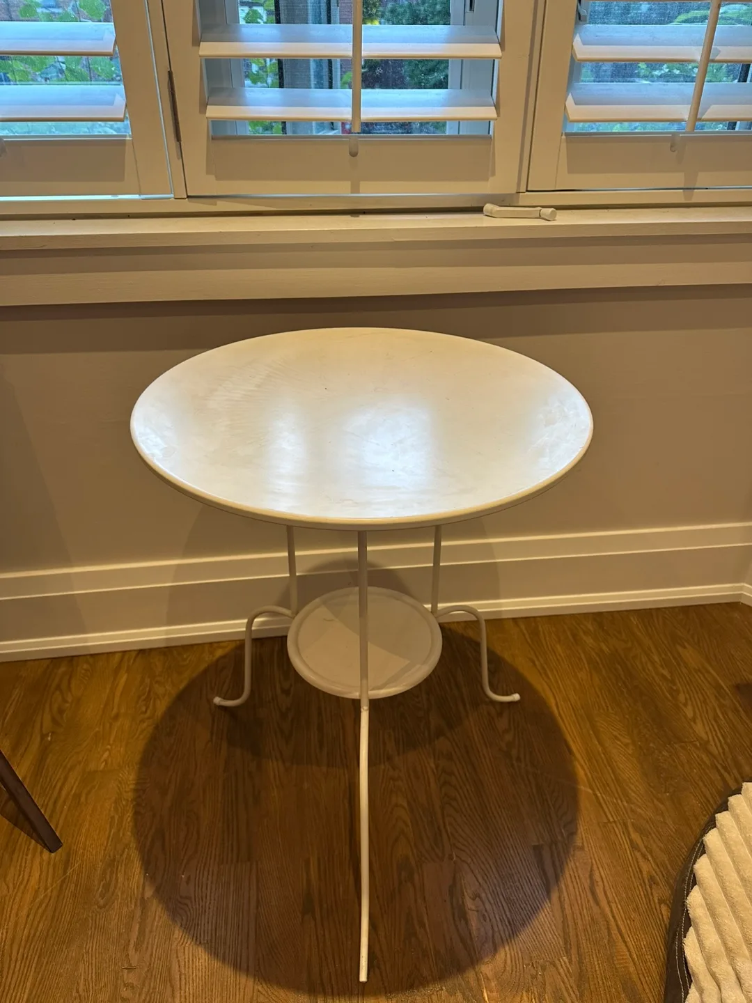 White Round Accent Table of IKEA thumbnail