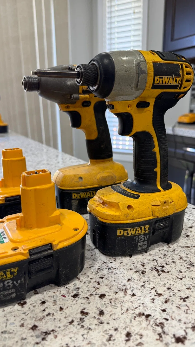 2 x DeWalt 18V Impact Driver Kit w/ Batteries & Charger